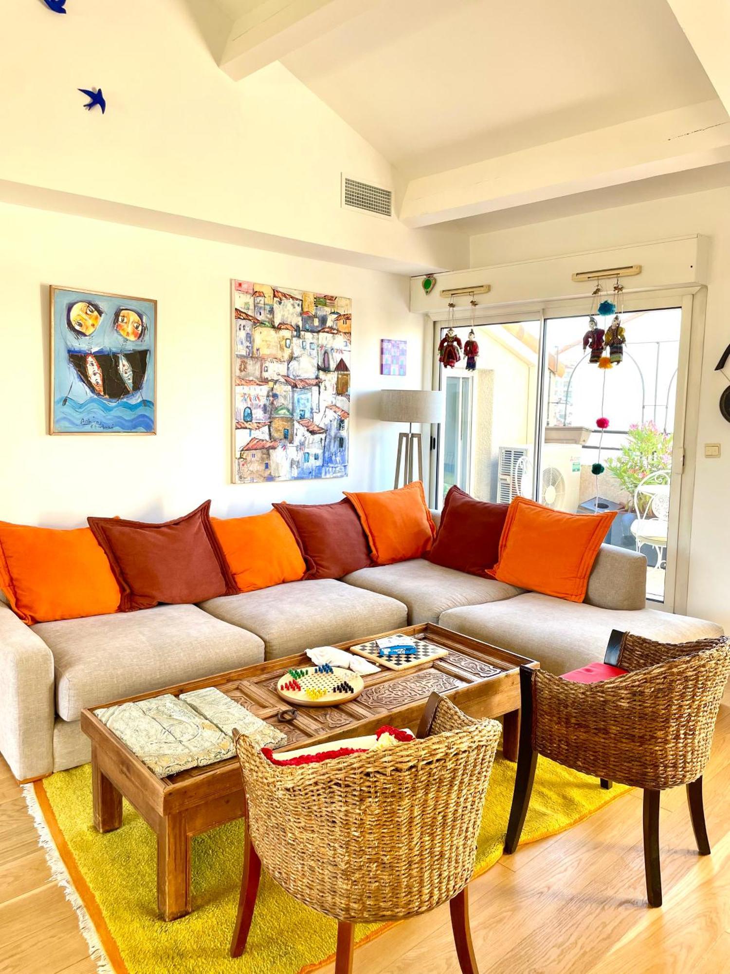 Appartement Prado Spacious And Sunny Loft In